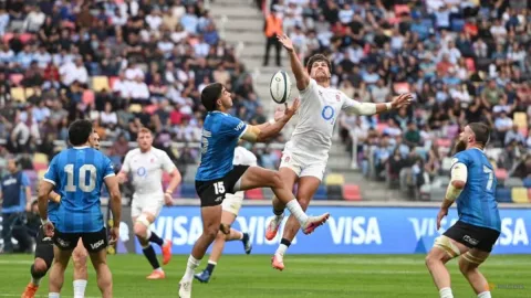 Duel Panas di Santiago del Estero: Inggris Taklukkan Argentina 31-24