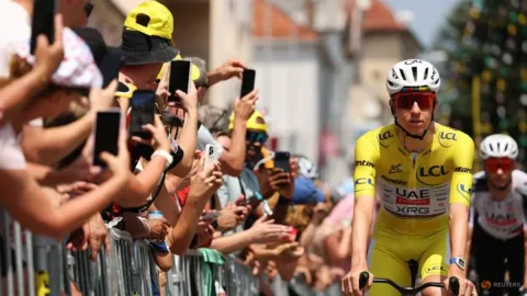 Tes Doping Tengah Malam Ganggu Istirahat Pogacar dan Vingegaard di Tour de France