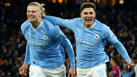 Arsenal Siapkan Langkah Tak Terduga: John Stones Jadi Solusi Darurat di Lini Belakang
