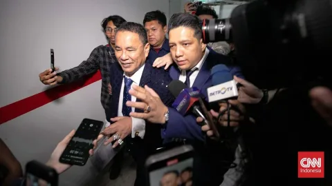 Hotman Paris Minta Maaf Usai Hina Wartawan: Saya Emosi Diberondong Pertanyaan
