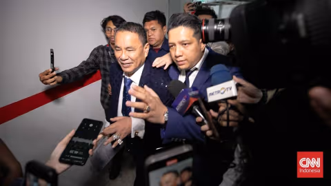 Hotman Paris Minta Maaf Usai Hina Wartawan: Saya Emosi Diberondong Pertanyaan