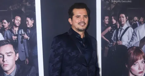 John Leguizamo Rela Mati-matian Demi Peran Tunanetra di Film The Odyssey