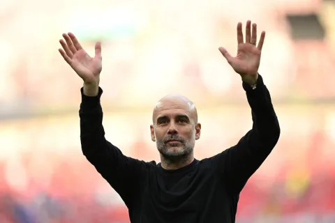 Pep Guardiola ke Timnas Italia? Maldini dan Leonardo Lobi Langsung di Barcelona