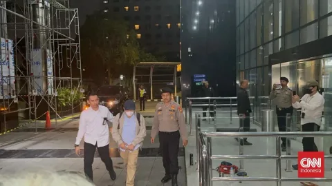 Bupati Lombok Barat Tiba di KPK: Operasi Tangkap Tangan Kembali Menjerat Kepala Daerah