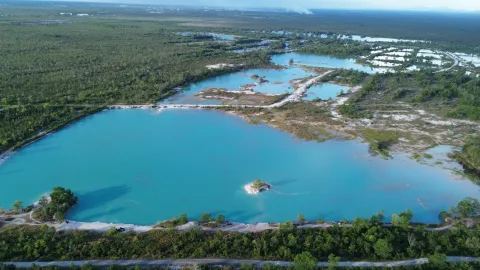 Danau Biru di Kalsel: Antara Pesona Wisata dan Ancaman Maut Lubang Tambang