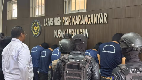 79 Napi Berbahaya dari Makassar Dievakuasi ke Nusakambangan