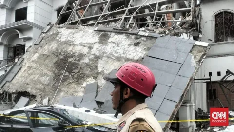 Ledakan Rumah Grand Polonia: Satu Tewas, Tiga Masih Hilang