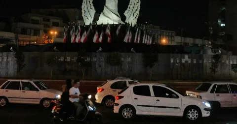 AS Kembali Gempur Iran Malam ke-10, Selat Hormuz Makin Panas