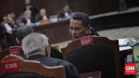 Hotman Paris Minta Maaf ke Prabowo: Pengakuan atau Strategi Hukum?