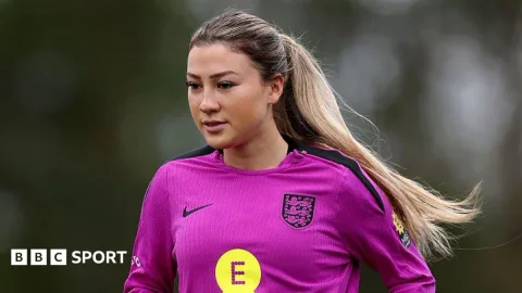 Remaja Inggris yang Siap Mental: Erica Parkinson, Bintang Muda dengan Pelatih Pikiran