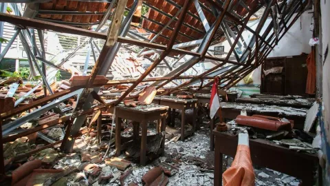 Atap SDN Kebayoran Lama Ambruk, Dua Tahun Tak Kunjung Diperbaiki