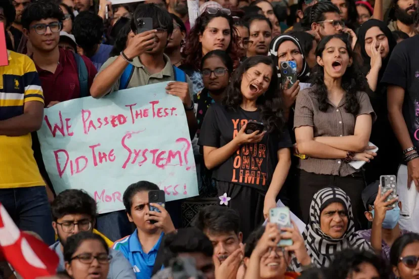 Demonstrasi Mahasiswa India Meluas: Bocornya Soal Ujian Picu Gelombang Protes dan Bentrok dengan Polisi