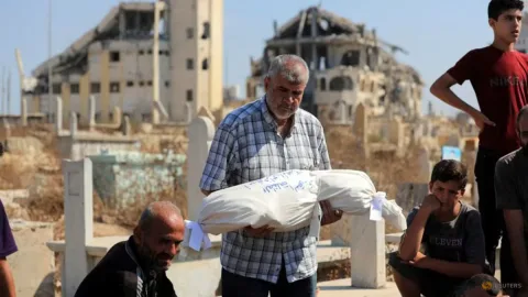 Serangan Udara Israel di Gaza Tewaskan 12 Orang, Satu Keluarga Musnah