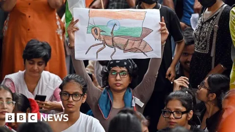 Gerakan 'Kecoa' Mendesak Reformasi Pendidikan: Tekanan pada Pemerintah Modi Menguat