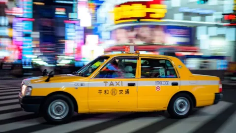 Modus Baru Taksi Ilegal di Tokyo: Sewa Plat Hijau untuk Angkut Turis China