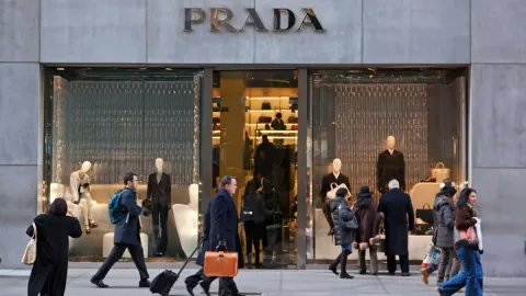 Larangan EU Musnahkan Stok Pakaian: Pukulan bagi Merek Mewah seperti Chanel dan Prada