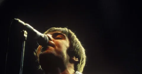Oasis Kukuhkan Rekor: (What's The Story) Morning Glory? Album Studio Terlaris Sepanjang Masa di Inggris