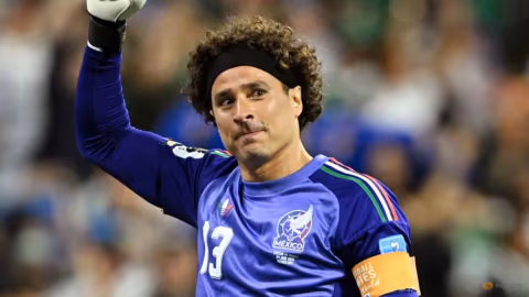 Guillermo Ochoa Gantung Sarung Tangan: Legenda Meksiko Pensiun Usai Enam Piala Dunia