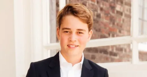 Potret Terbaru Pangeran George di Usia 13 Tahun: Menuju Eton College