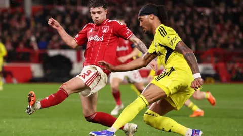 Manchester United Incar Bek Kiri Fenerbahce, Archie Brown Jadi Alternatif Murah