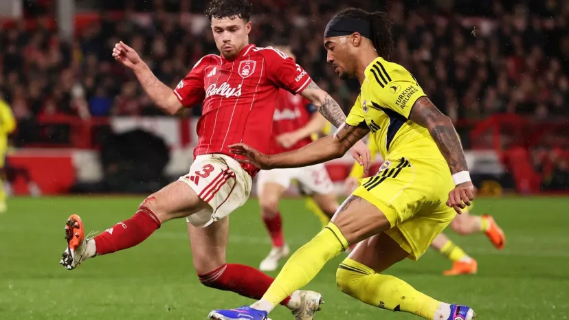 Manchester United Incar Bek Kiri Fenerbahce, Archie Brown Jadi Alternatif Murah