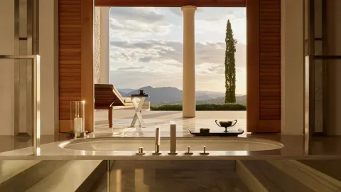 Amanzoe: Resort Mewah di Yunani yang Memadukan Arsitektur, Seni, dan Lanskap
