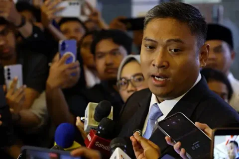 Kepala BGN Mundur, Program Makan Gratis Prabowo Kembali Gonjang-ganjing