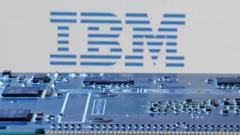 IBM Pangkas Proyeksi Pendapatan 2026: Belanja AI Menggerus Bisnis Mainframe