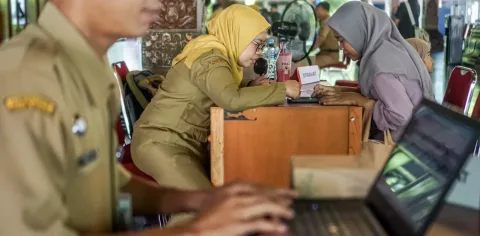 Mutasi ASN: Dari Alat Kontrol Orde Baru ke Praktik Sewenang-wenang yang Tak Kunjung Usai