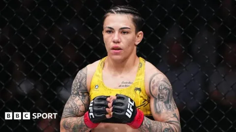 Mantan Juara UFC Jessica Andrade Jadi Kurir Demi Tambahan Penghasilan