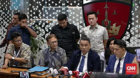 Hotman Paris Santai Hadapi Laporan PWI: 'Don't Worry Lah'
