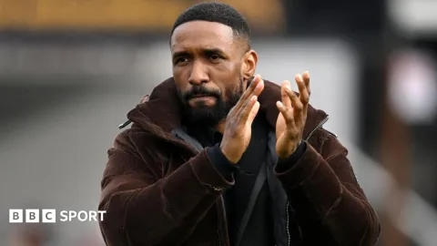 Karier Manajerial Jermain Defoe Berakhir Singkat: Hanya 116 Hari di Woking