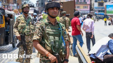 Pilkada Kashmir Berdarah: 40 Tewas, Pemerintah Dituduh Gunakan Kekerasan Berlebihan