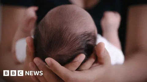 Bayi Korban Trafficking di Singapura: Pulang ke Indonesia atau Tetap Diasuh?