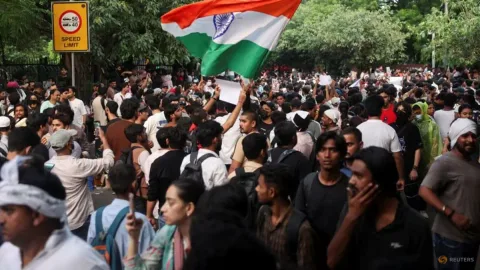 Pemerintah India Berunding dengan Gerakan Kecoa, Protes Tetap Berlanjut