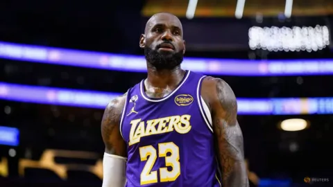 LeBron James Pilih Philadelphia 76ers: Misi Juara Terakhir dengan Gaji Minim