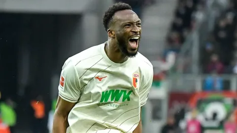 Chrislain Matsima: Bek Muda Prancis yang Bersinar di Bundesliga Bersama Augsburg
