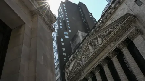 Harga Minyak Anjlok, Wall Street Terbelah: Apa Dampaknya bagi Indonesia?