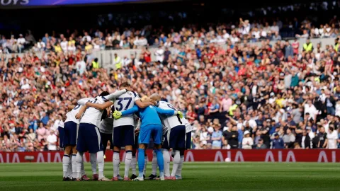 Arsenal Siap Kejutkan Rival dengan Incar Bek Tottenham Cristian Romero