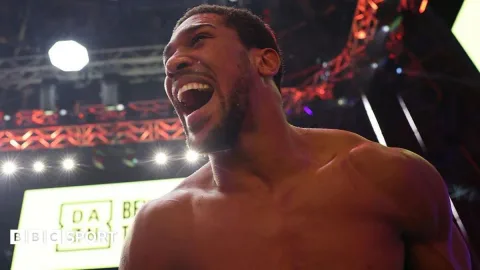 Anthony Joshua Bangkit dari Dua Kali Knockdown, Superfight Lawan Tyson Fury Makin Dekat
