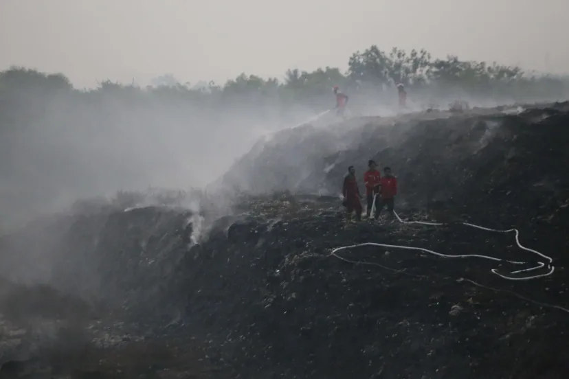 Di Balik Kebakaran TPA: Solusi Pemerintah Dituding Perpetuasi Krisis Sampah