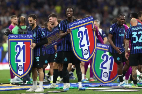Inter Kunci Masa Depan: Bisseck dan Esposito Perpanjang Kontrak hingga 2031