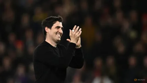 Debut Pahit Andoni Iraola: Liverpool Menang, Joe Gomez Cedera
