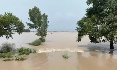 Banjir Besar Landa Punjab: Dua Sungai Utama Di Ambang Level Tinggi