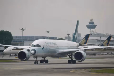 Topan Noul Lumpuhkan Penerbangan Singapura-China Selatan, Belasan Rute Dibatal