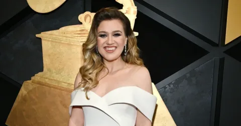 Kelly Clarkson Bersyukur Hidup Single: Bebas Drama dan Lebih Bahagia