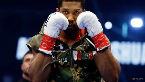 Anthony Joshua Bangkit, KO Prenga dan Buka Jalan Duel dengan Tyson Fury