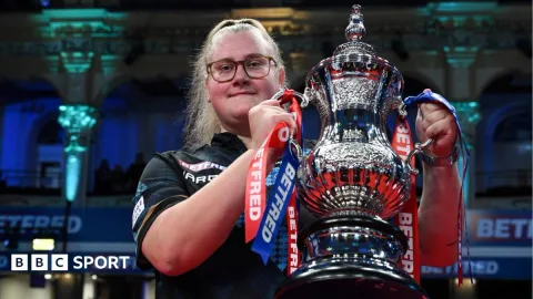 Drama Leg Penentu: Beau Greaves Pertahankan Gelar Women's World Matchplay