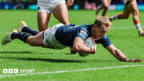 Leeds Puncaki Super League, Gebuk Bradford 7-2 meski Kehilangan Sivo Cedera