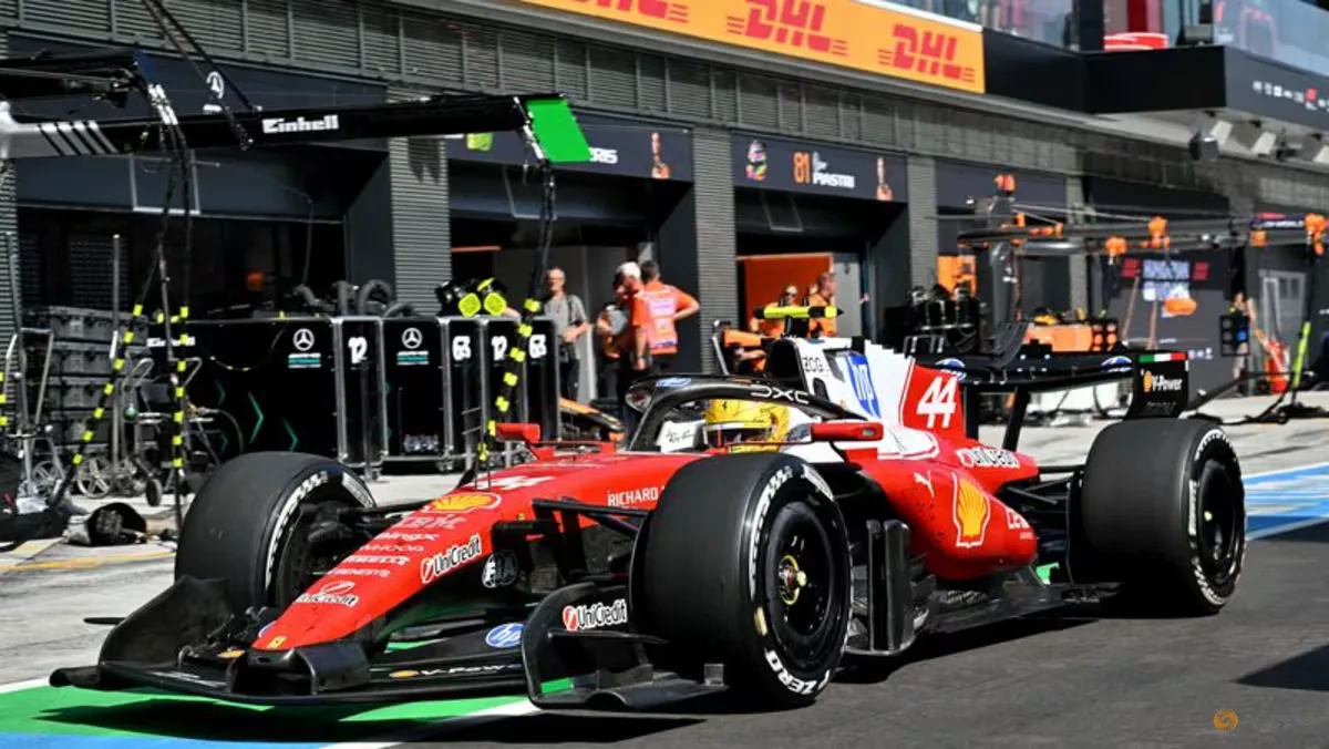 Lewis Hamilton Pertanyakan Strategi Ferrari di GP Hungaria: 'Seharusnya Tidak Pit Stop'